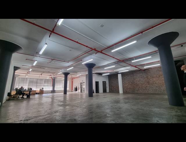 506M² BUSINESS TO LET IN WOODSTOCK